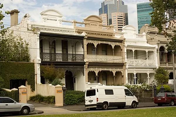 Carlton photo 1