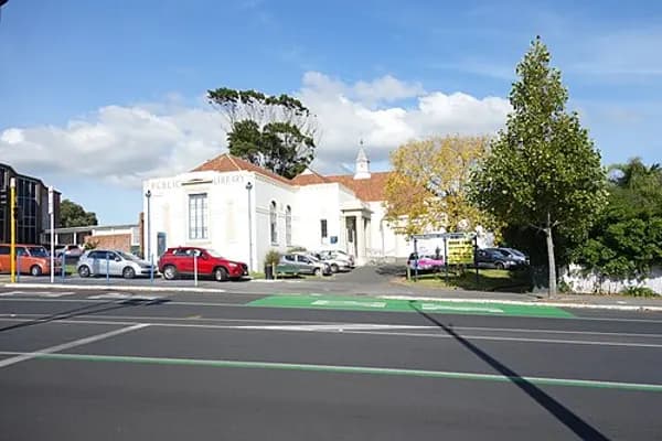 Grey Lynn photo 5