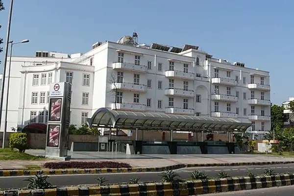 Khan Market photo 4