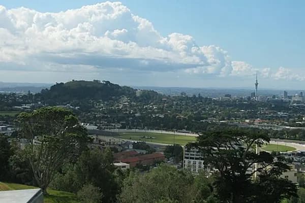 Mount Eden photo 2