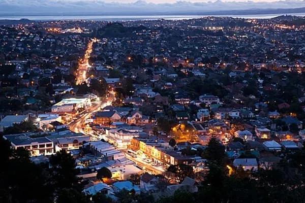 Mount Eden photo 4