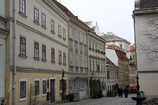 Neubau photo 4