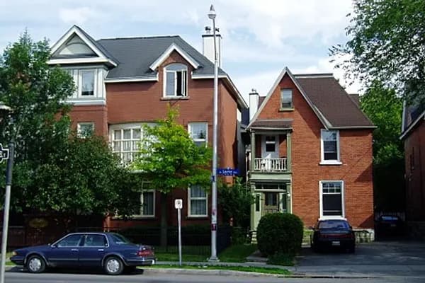 Sandy Hill photo 3