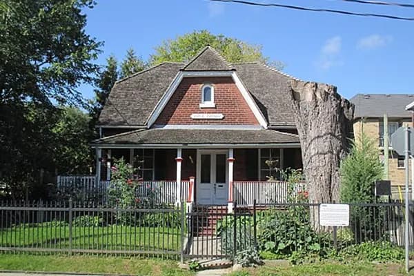Leslieville photo 4