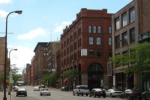 North Loop photo 3