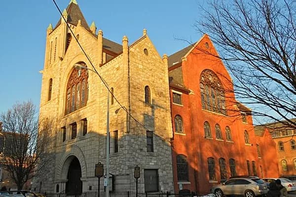 Queen Village photo 3