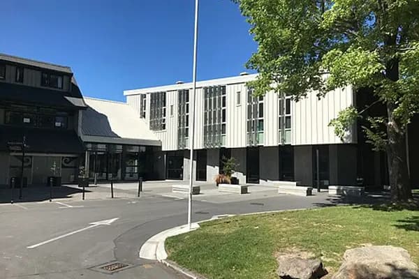 Riccarton photo 3