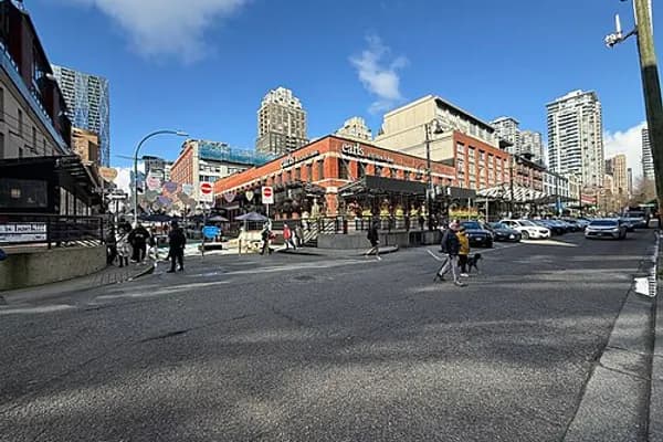 Yaletown photo 3